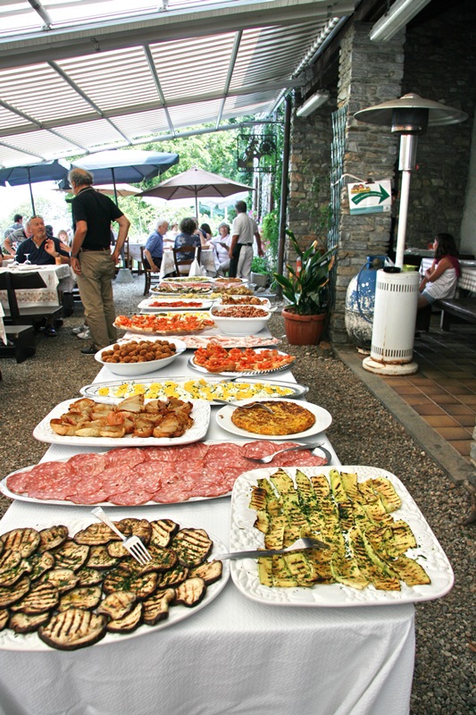 Ringraziamenti, tessera socio, pranzo/cena x4, invito all'aperitivo